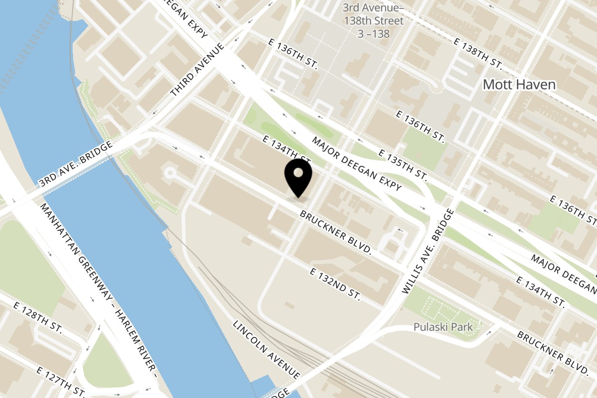 Map showing the location of Hudson Smokehouse bx on 37 Bruckner Blvd in Bronx
